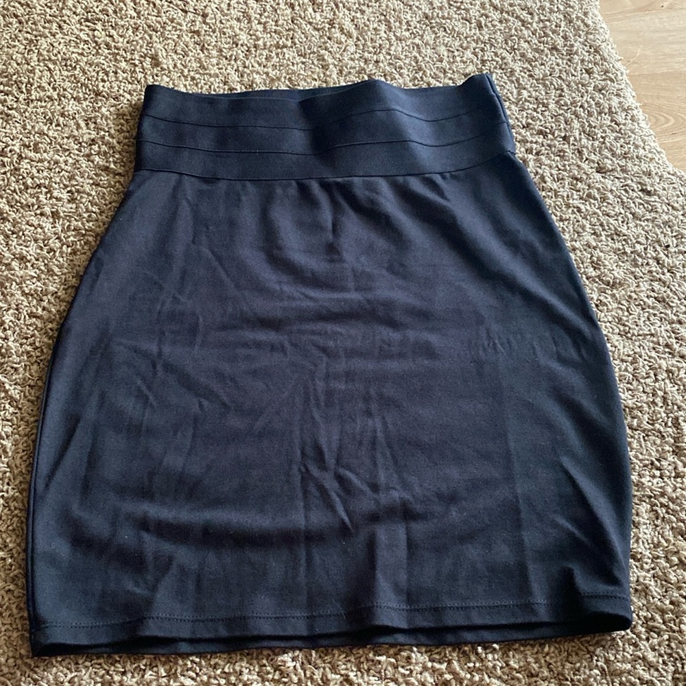 Black pencil business skirt